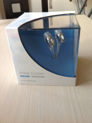 Продам новые наушники Philips Swarovski