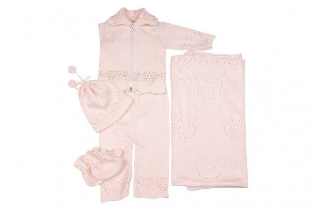 Вязаный костюм с одеялом!