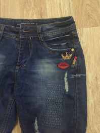 Джинсы 26 размер. Состояние новых. Одеты 1 раз.