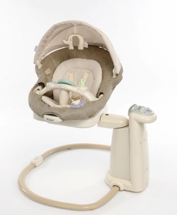 Продаю успокаивающий центр Graco