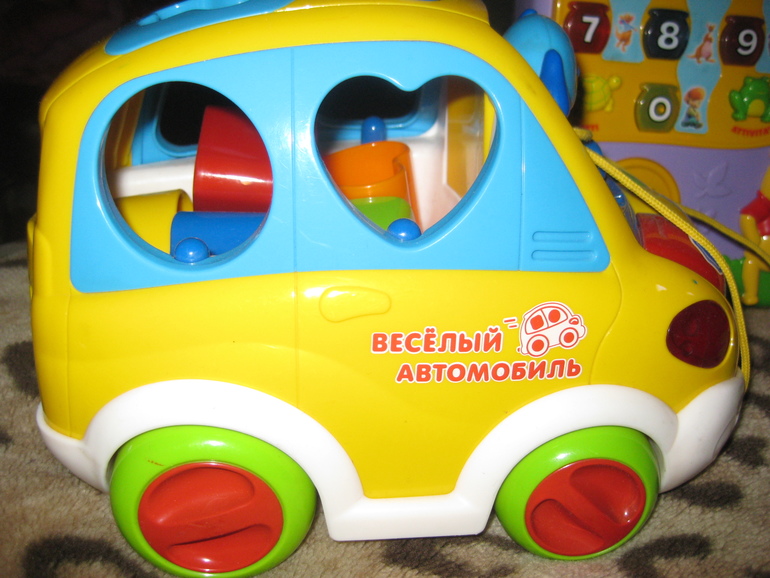 Много фирменных игрушек )) Дешево!!от 1 до 4 лет