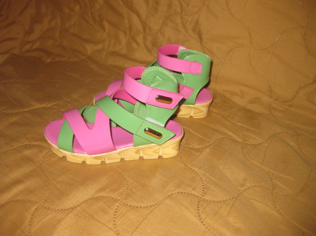 НОВЫЕ босоножки, р.26