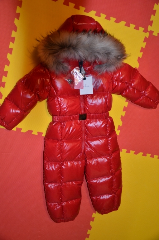 Продам комбинезон Moncler, оригинал, размер 3А, 13500 рублей
