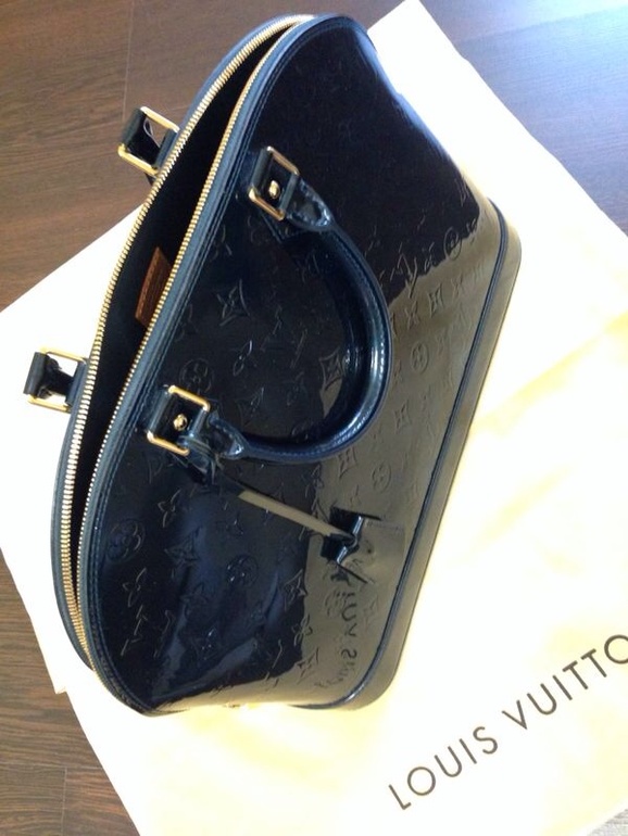 Louis Vuitton !!! Оригинал !!! В состоянии новой !!! 25 тыс