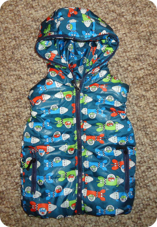 Новая жилетка для мальчика, р-р 98-104