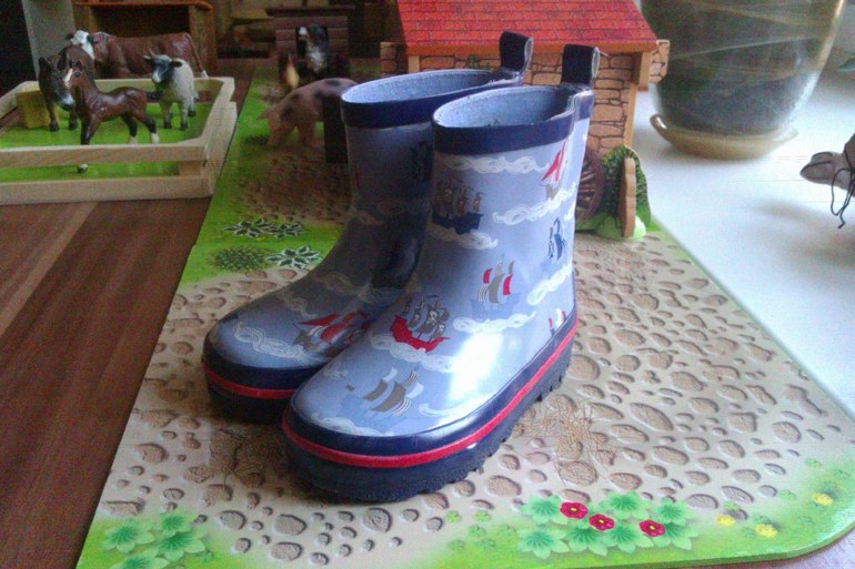 Продаю обувь Pediped, shooshoos, а также резиновые сапоги (размеры 20-22)