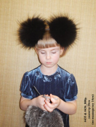 Помпоны из натурального меха енота