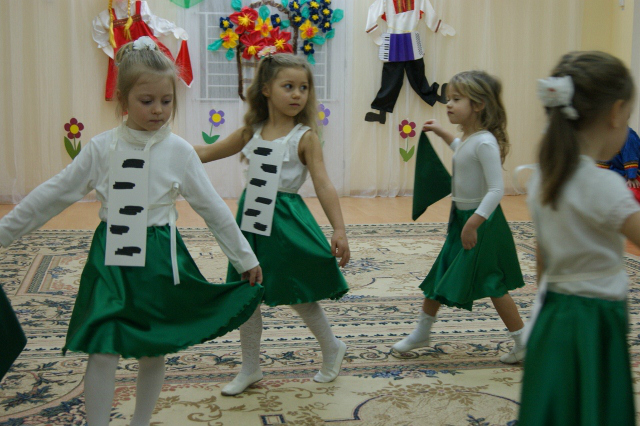 Утренник в новом саду