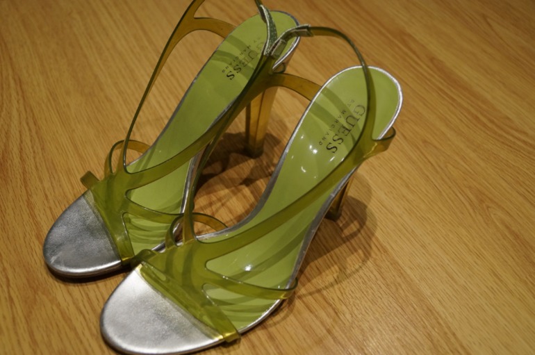 Босоножки GUESS 38р. 1500р.
