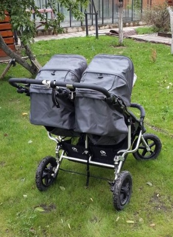 Продаю коляску для двойни Easy Walker Duo.