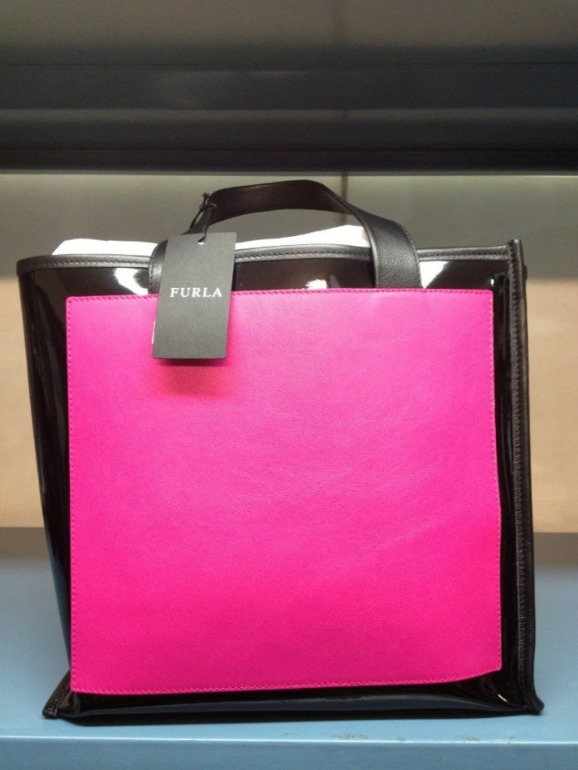 Продам новую сумку Furla Divide it оригинал! 8800 руб