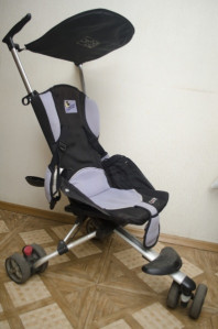 Трехколесная прогулочная коляска трость Geoby D888