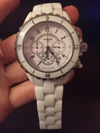 Часы Chanel белые