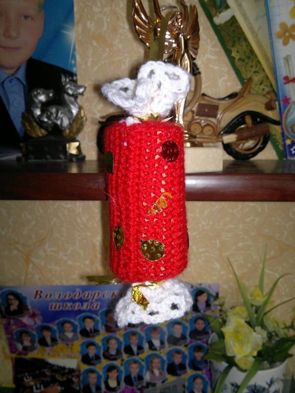 шью, вяжу, вышиваю крестиком)))