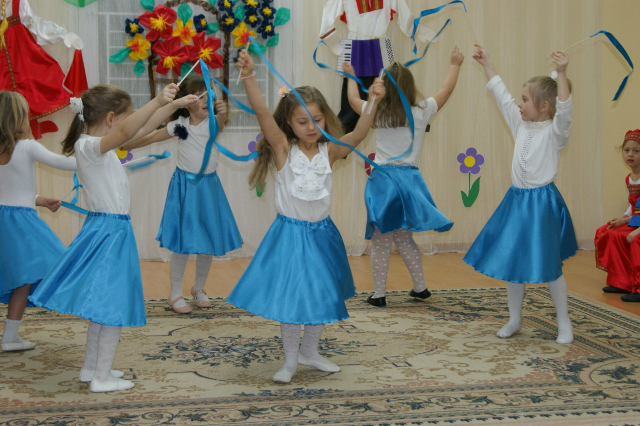Утренник в новом саду