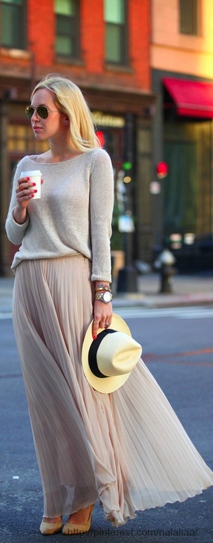 Look of the day: юбка maxi и объемный свитер