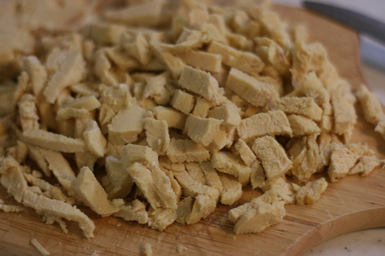 Салат из курицы с шампиньонами