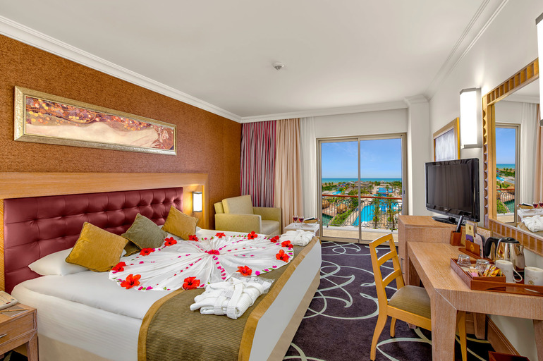 Турция. Белек. Отели Alva Donna Exclusive Hotel & Spa 5*, Maritim Pine Beach Resort 5*