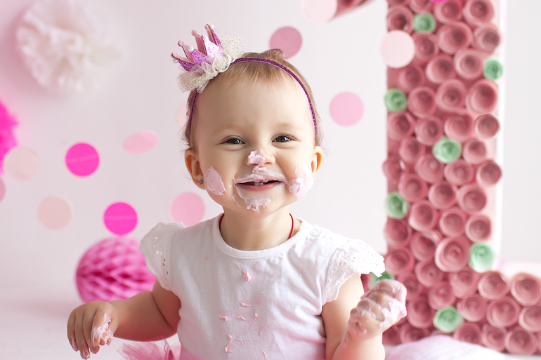 фтосессия крушение тортика на год или smash cake