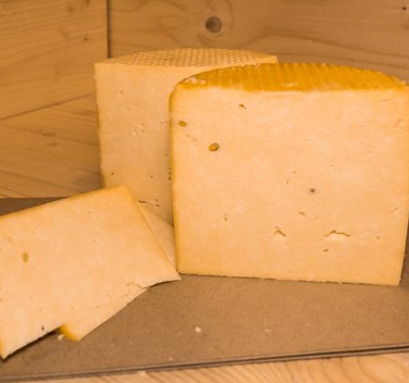 Сыр Качотта (с пажитником) 300гр