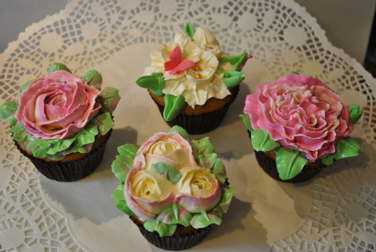 Капкейки цветы.Практикуюсь.