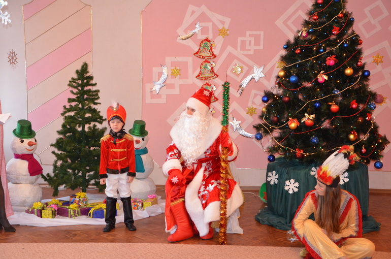 Новогодний утренник 2013