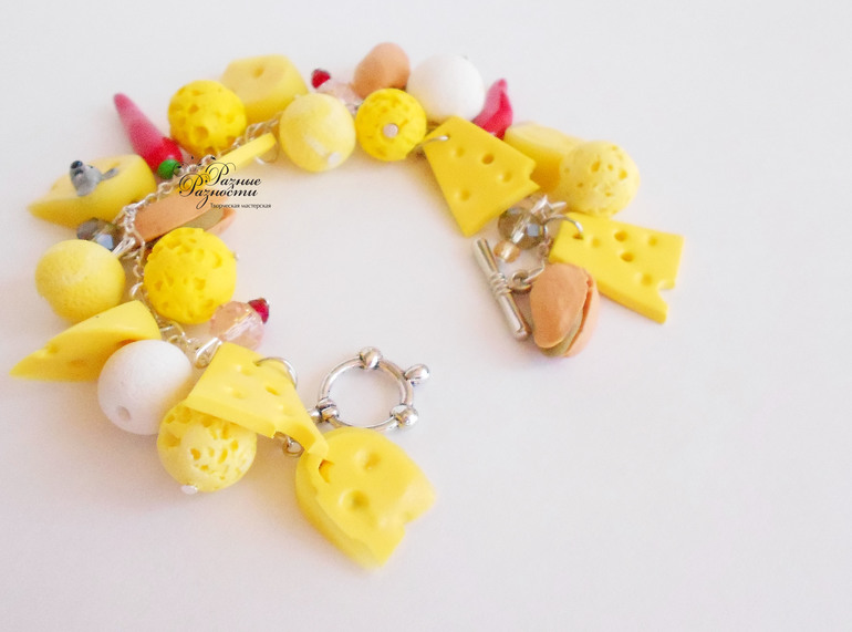 В наличии. Украшения.