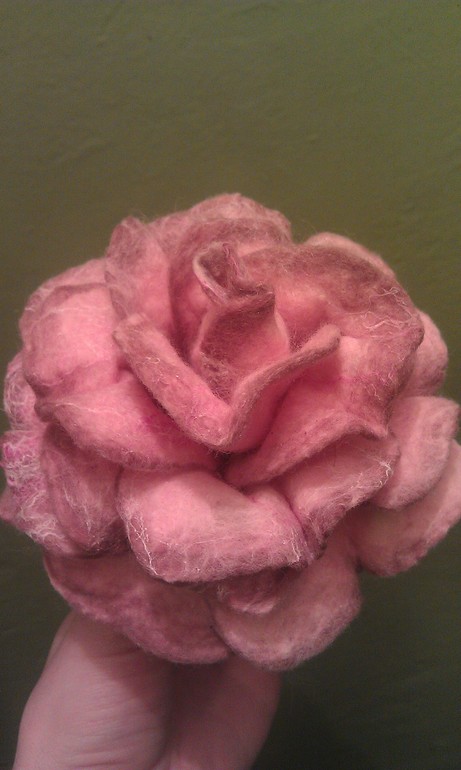 Брошь-цветок