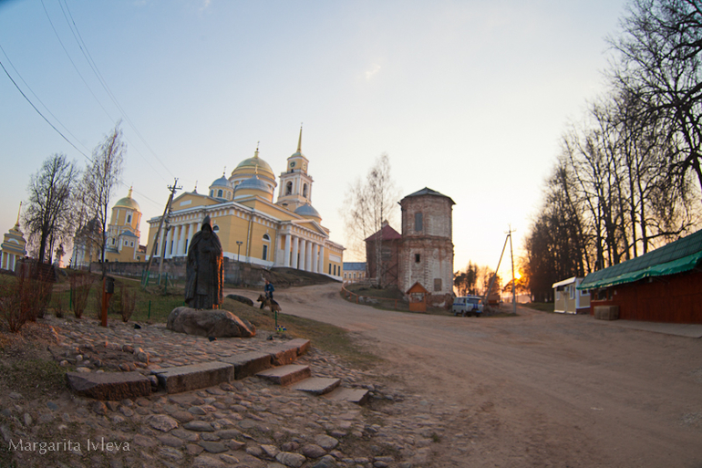 Пасха Христова в Нило-Столобенской Пустыни 2014 год