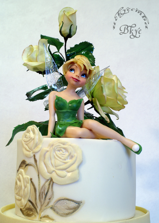 Торт с феечкой по мотивам детского платьица)))