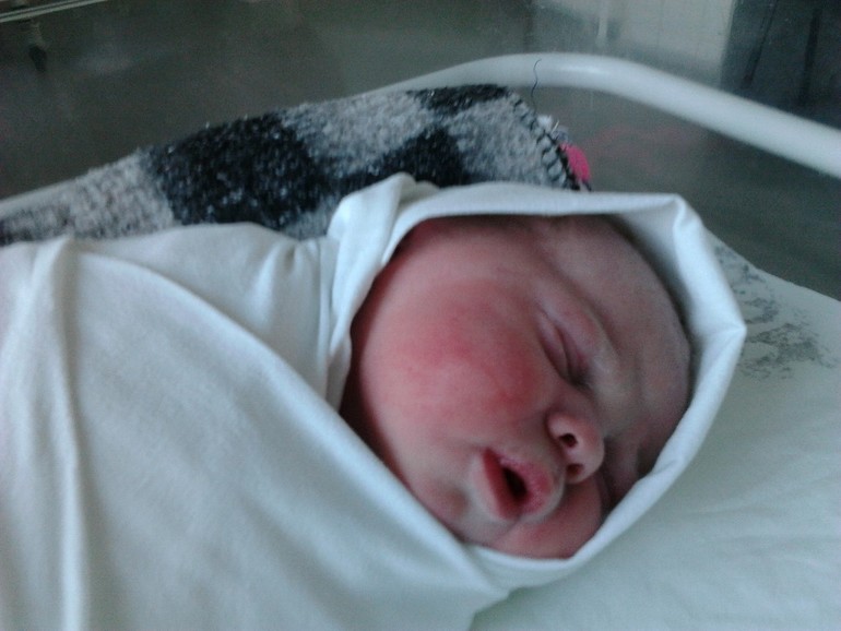 Нам сегодня месяц! Ура!