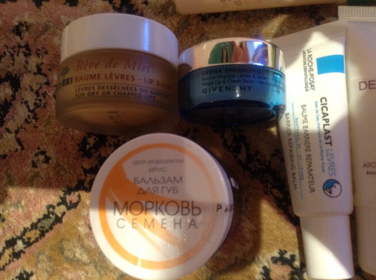 Мои губы, глаза и лосьоны.