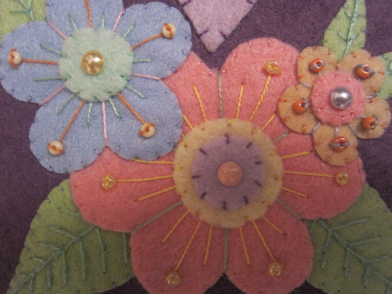 Фиолетовый оргпнайзер для крючков