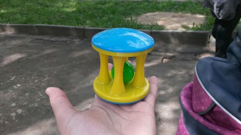 Опасная погремушка!