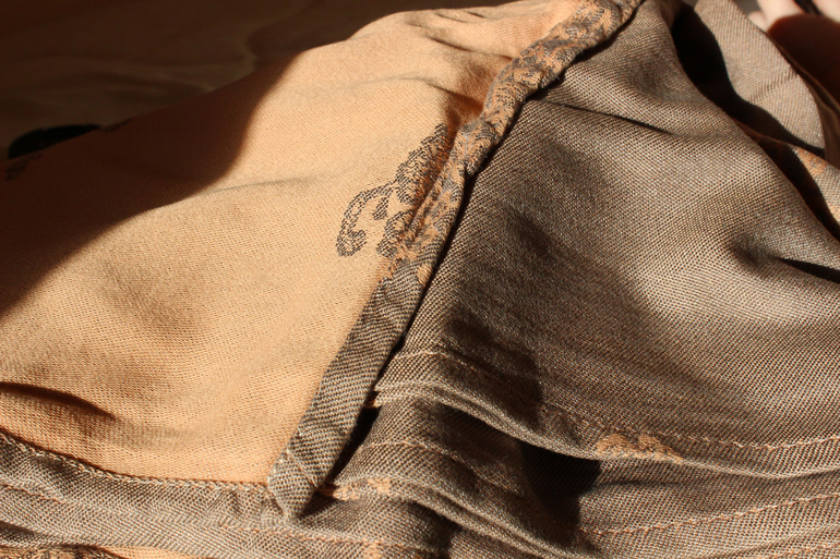 Дивный шелк для младенцев