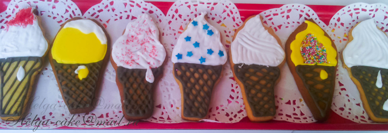 Много-много печенья на детский праздник.