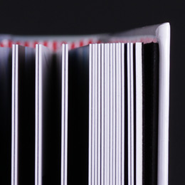 Прослойка листов минибука, фотокниги или выпускного альбома