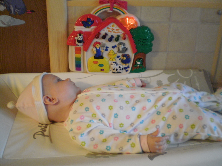 Психует и не хочет пить