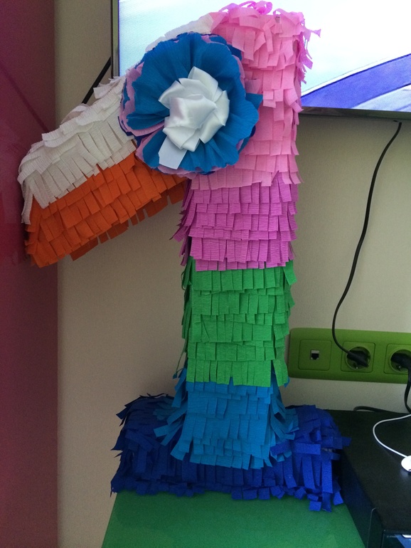 Отдам объемную цифру 1 за рафаэло