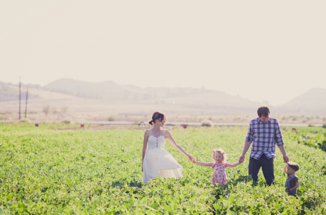 Счастливый ребенок в счастливой семье