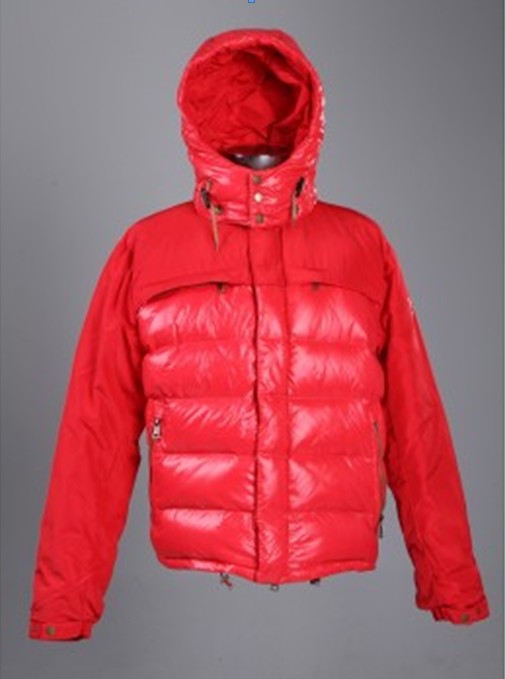 Для наших замечательных мужчин  пуховики и куртки Moncler