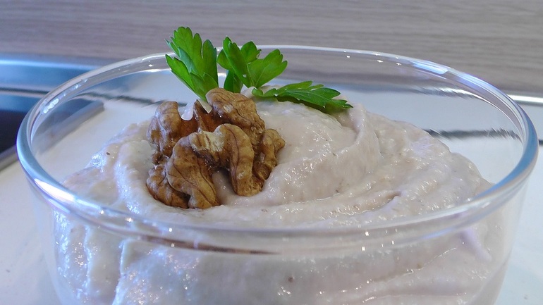 Икра из хлеба и чеснока видео рецепт. Великий пост.