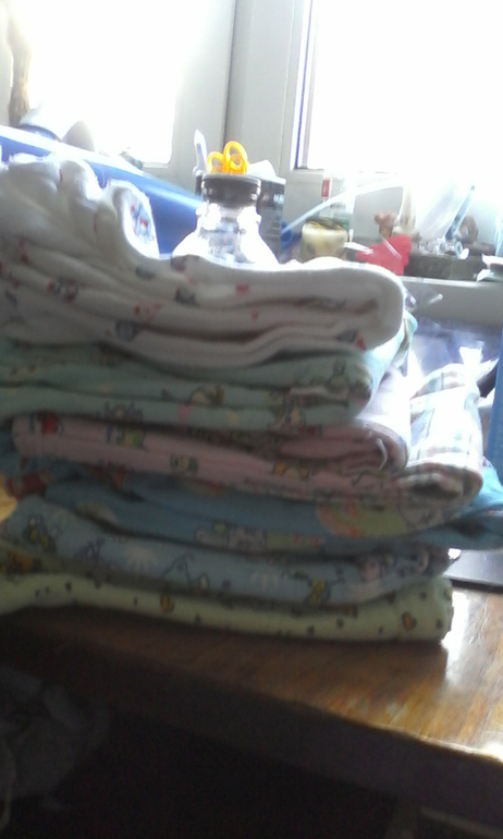 отдаем ползунки и конверт на новорожденного