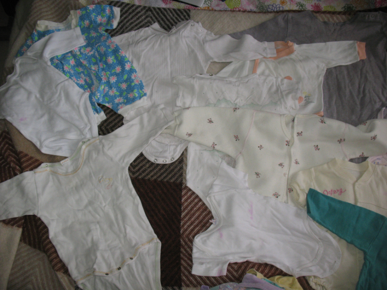 Отдам даром 3 пакета вещей б\у,передар,мы не пользовались.фото