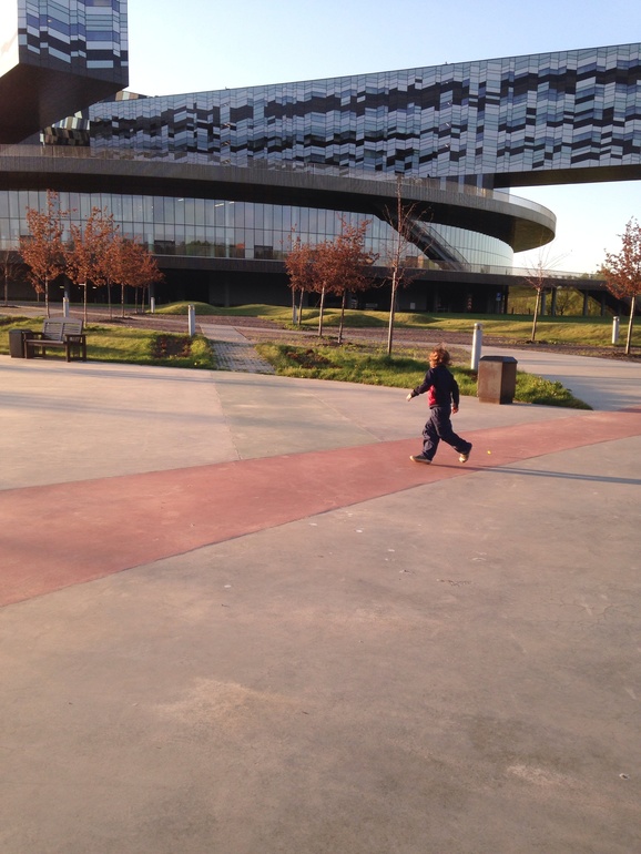 82d7bfaafab0840cc5fd240dfadbd939.jpg