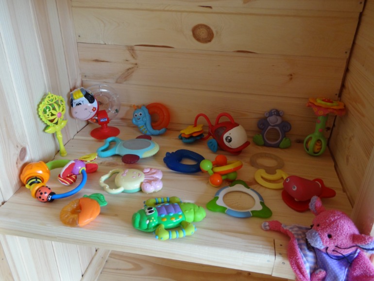 Много б/у игрушек