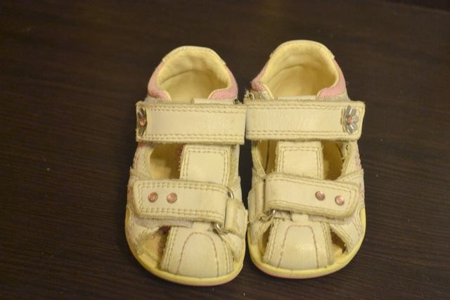 Обувь(сандалики, кроссовки, полуботинки, сапожки) от 18 - 23р-р. Дешево!!!