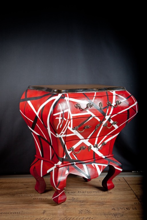 Красный комод Ван Хален с ручной авторской росписью