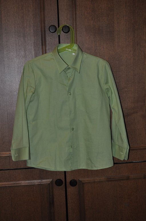 Рубашки на мальчика и брюки 110-116 размер. За всё - 2000 руб. Торг