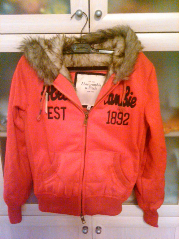 Толстовка куртка с мехом Abercombie&Fitch;, 42р, 1800руб.
